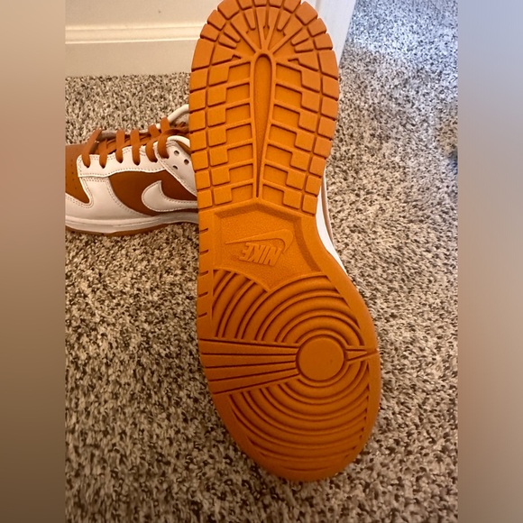 Nike Dunk Low, size 10, never been worn. - Picture 4 of 4